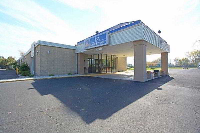 Days Inn & Suites By Wyndham Mt Pleasant Mount Pleasant Exterior photo