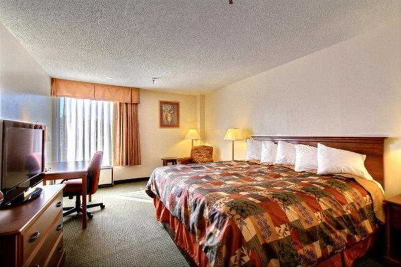 Days Inn & Suites By Wyndham Mt Pleasant Mount Pleasant Room photo