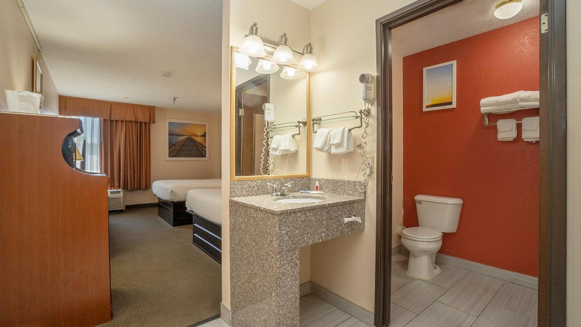 Days Inn & Suites By Wyndham Mt Pleasant Mount Pleasant Room photo