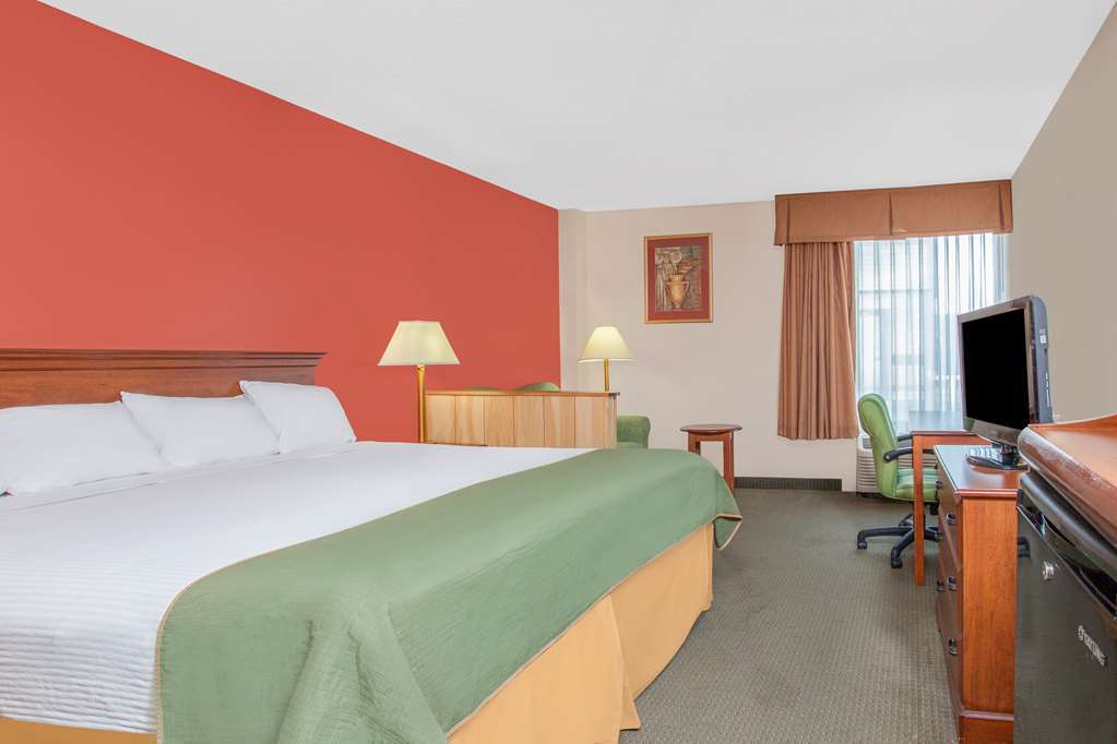 Days Inn & Suites By Wyndham Mt Pleasant Mount Pleasant Room photo